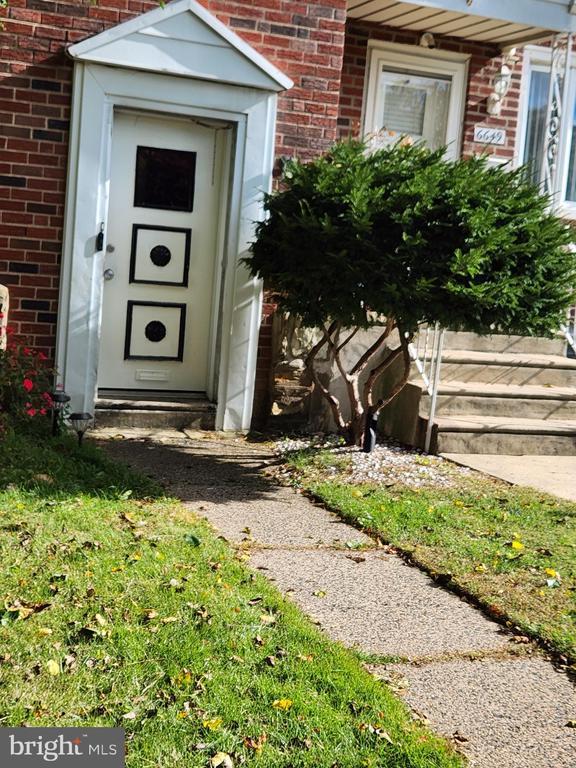 Building Photo - 6651 Claridge St