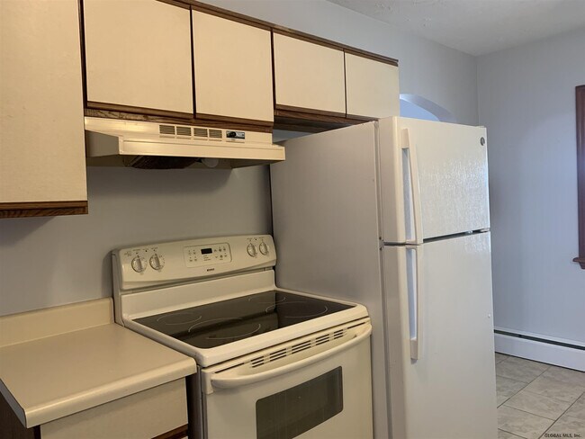 Building Photo - 2 Kimberly St