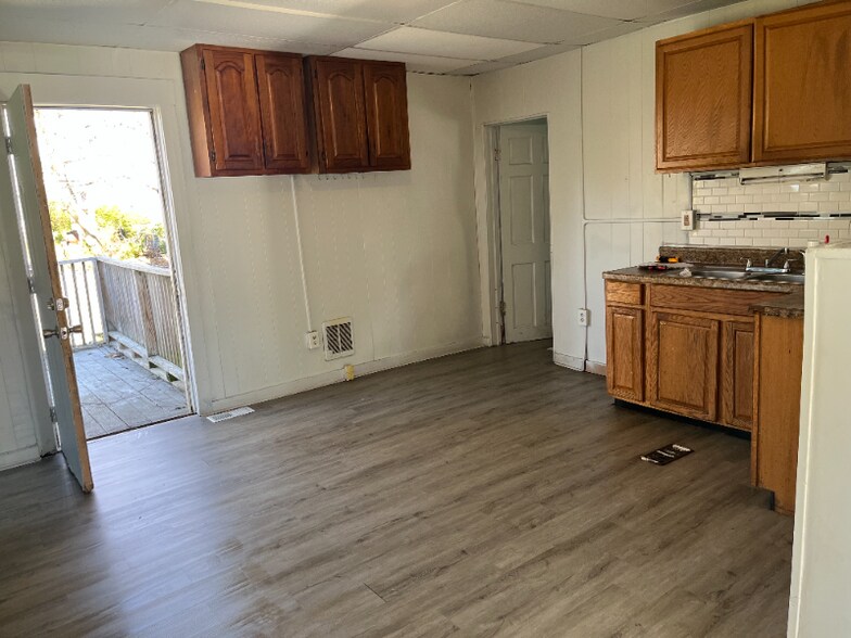 Building Photo - 816 W Liberty St