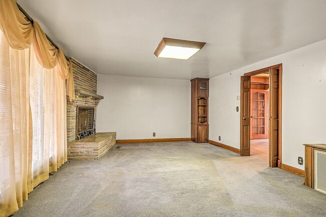 Building Photo - 563 Hales Chapel Rd