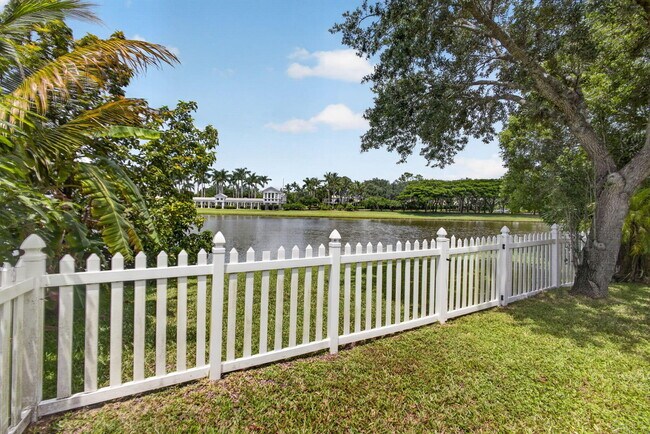 Building Photo - 1204 Oakwater Dr
