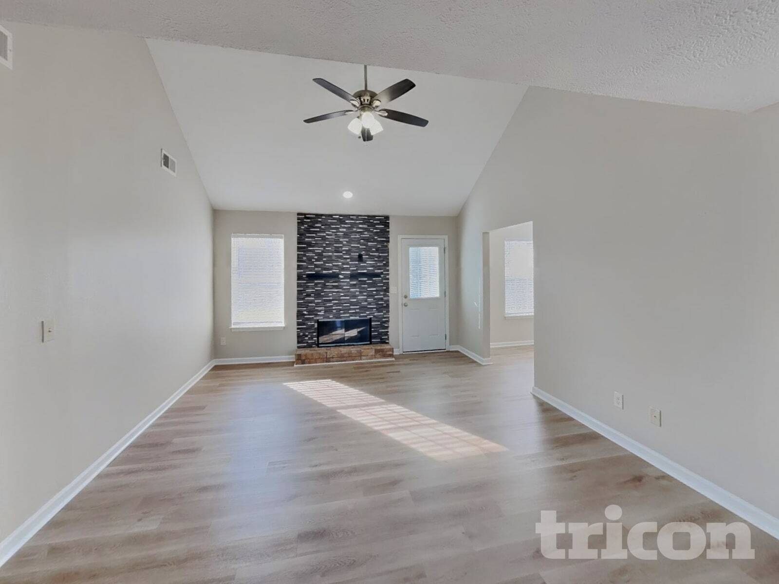 Building Photo - 673 Mable Dr