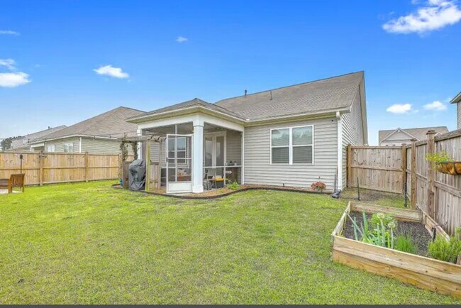 Building Photo - 405 Bering Ln