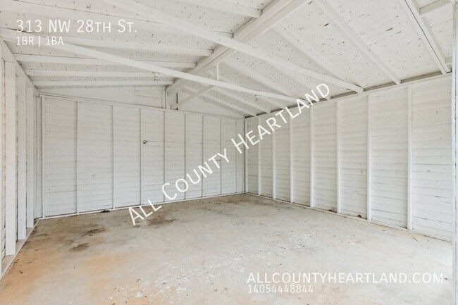 Building Photo - 313 NW 28th St