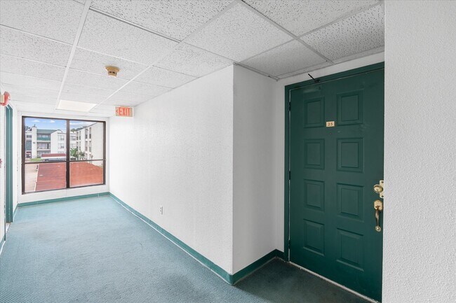 Building Photo - 2830 S Bartell Dr