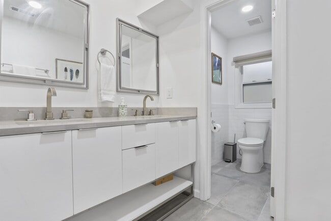 Building Photo - 1315 Normandy Dr NE