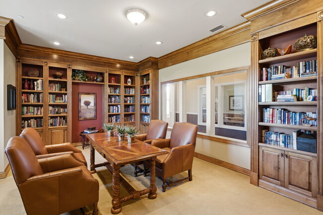 Building Photo - 263 Lakeshore Dr