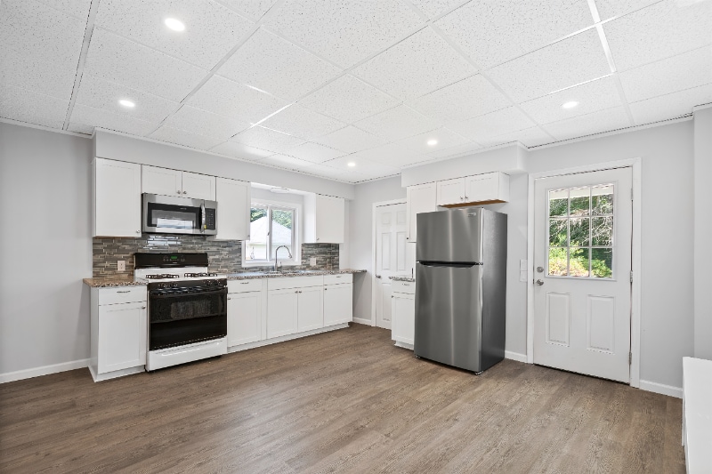 Primary Photo - 509 Miller St