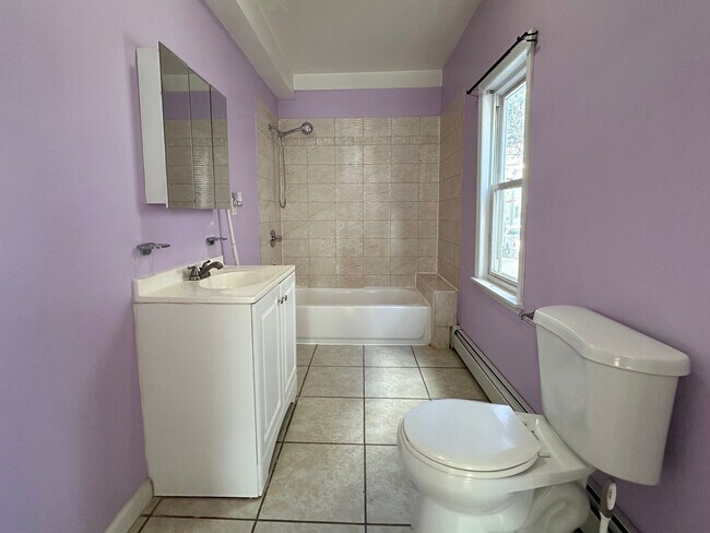 Building Photo - 135 Duer St