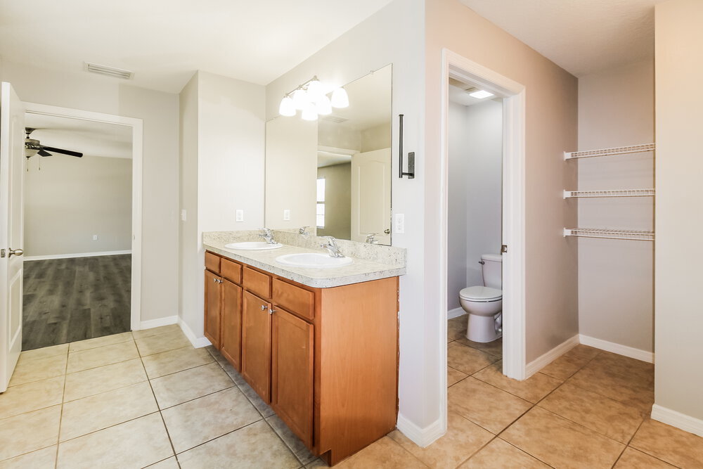 Building Photo - 14471 Finsbury Dr