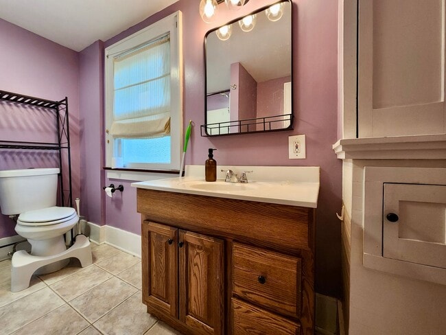 Building Photo - 3 bd 1 ba House | Charlotte | Off street P...