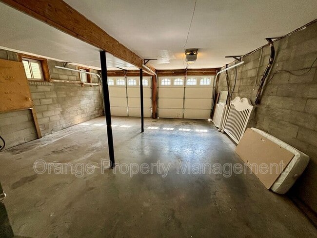 Building Photo - 193 Heather Dr