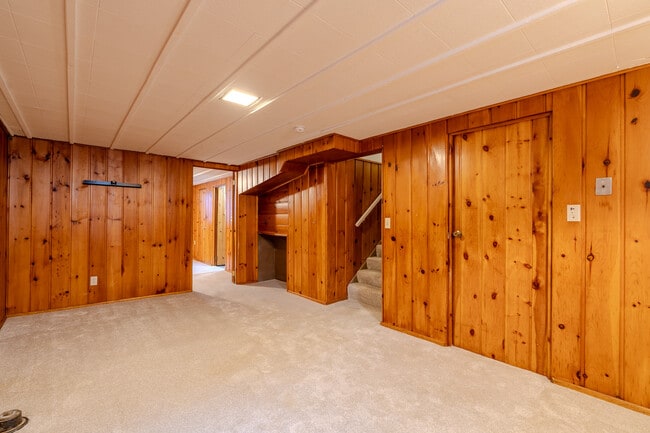 Building Photo - 6825 Xerxes Ave S