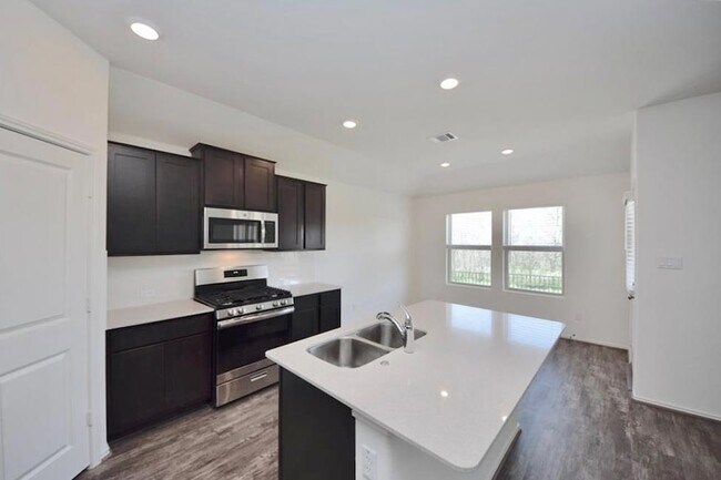 Building Photo - 3413 Mikayla Ct