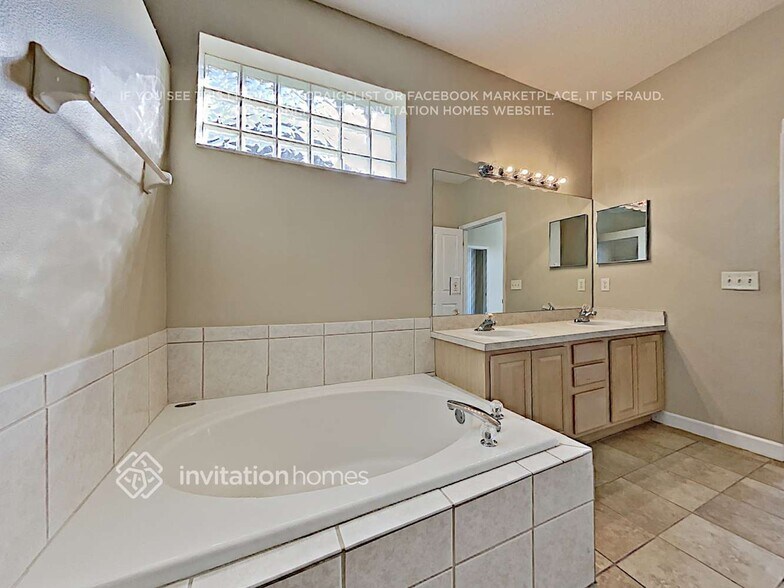 Building Photo - 1325 Golf Point Loop