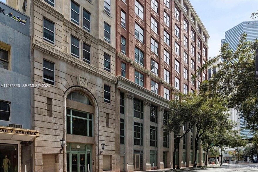 Building Photo - 111 E Flagler St