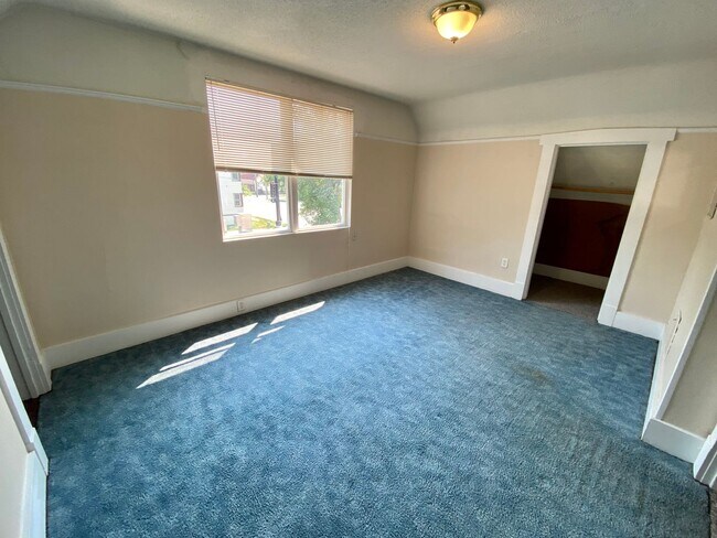 Building Photo - 3 bed/3bath home near NDSU
