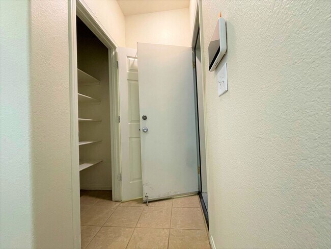 Building Photo - Enjoy mini park in your backyard! Single-story home in Aliante community