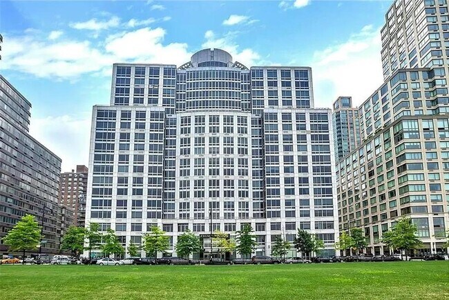 Building Photo - 120 Riverside Blvd