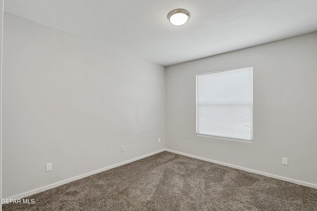 Building Photo - 13804 Flora Vista Ave