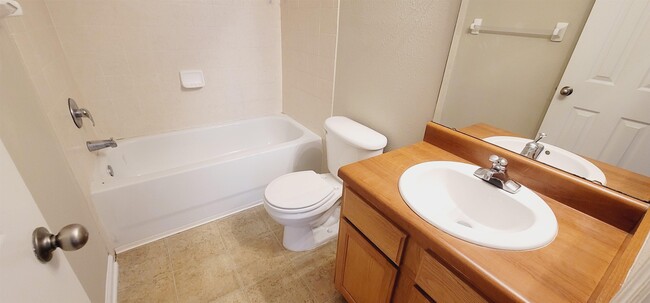 Building Photo - 2300 Timber Oak Ln