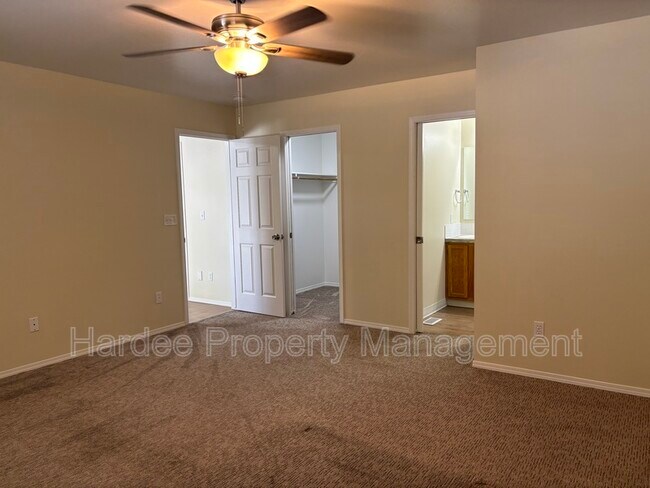 Building Photo - 1422 Allante Pl