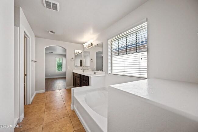 Building Photo - 2679 N Riley Rd