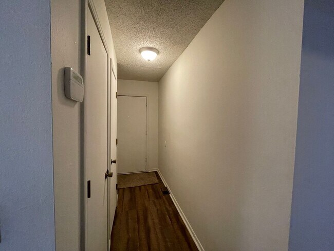 Building Photo - Beautifully Maintained Single-Level Home