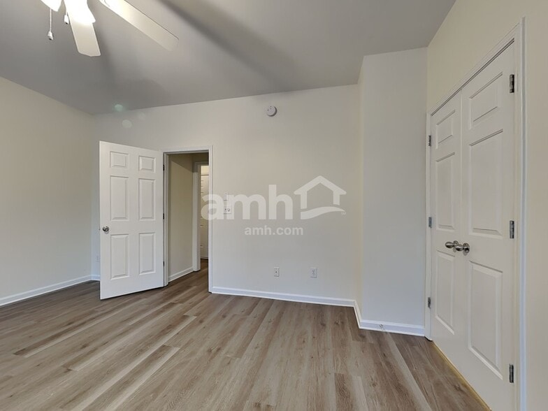 Building Photo - 220 Marino Pl