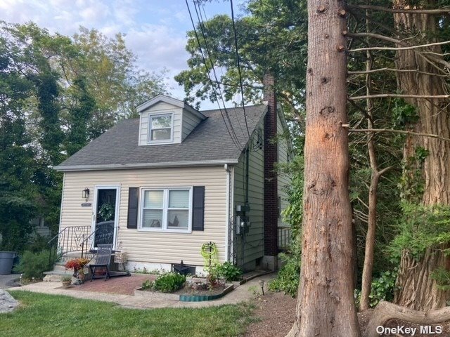 Primary Photo - 31 Brightwaters Dr