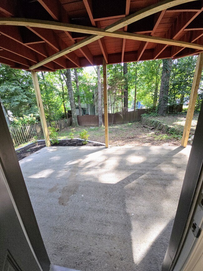 Building Photo - 5034 Laurel Bridge Dr SE