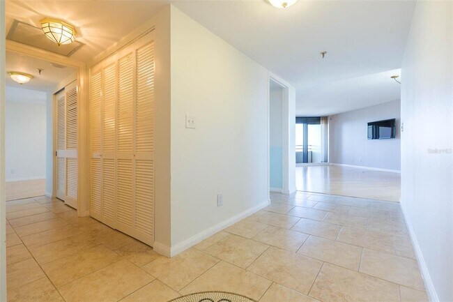 Building Photo - 5950 Pelican Bay Plaza S