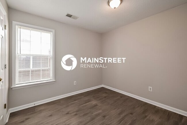 Building Photo - 3 Bedroom Pet-Friendly Home in Memphis, TN with Main Street Renewal