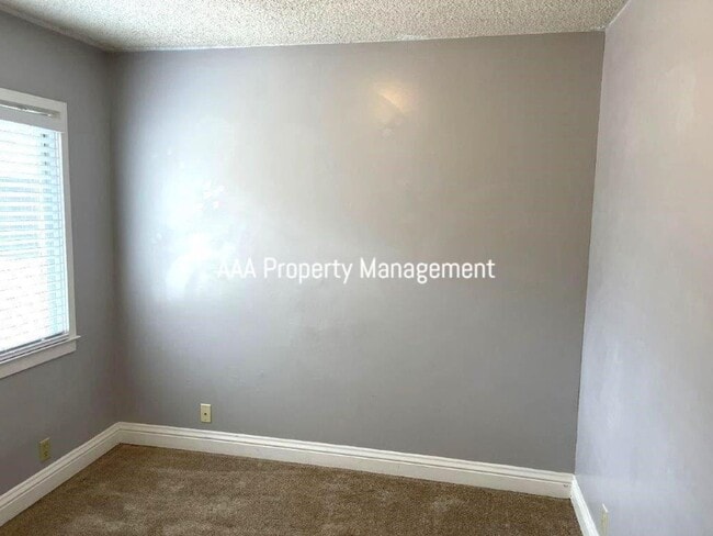 Building Photo - Pleasant HIll 3 bedroom 2 bath Great locat...