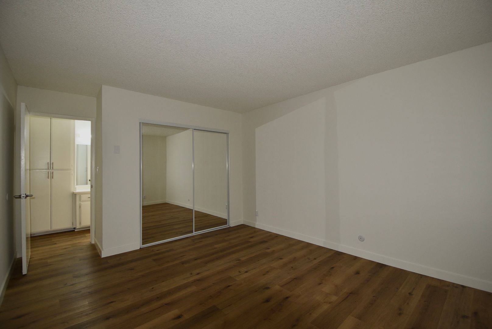 Building Photo - 6115 Whitsett Ave
