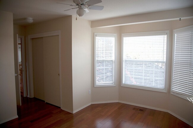 Building Photo - Gorgeous Beaverton home available with att...