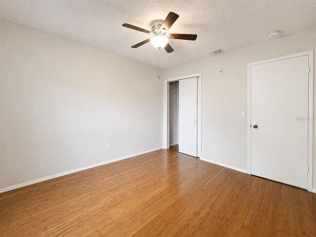 Building Photo - 14426 Island Cove Dr