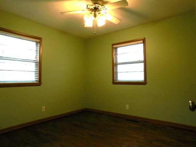 Building Photo - 116 S Grandview St
