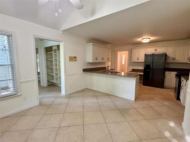 Building Photo - 4160 Creekwood Dr