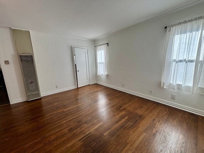 Interior Photo - Rowena Avenue, 2809-2821.5
