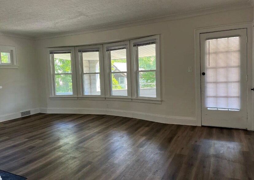 Building Photo - 3265 E Overlook Rd