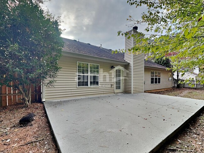 Building Photo - 2710 Meadow Gate Way