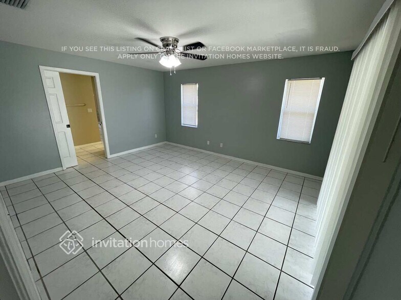 Building Photo - 4228 SW 15th Pl