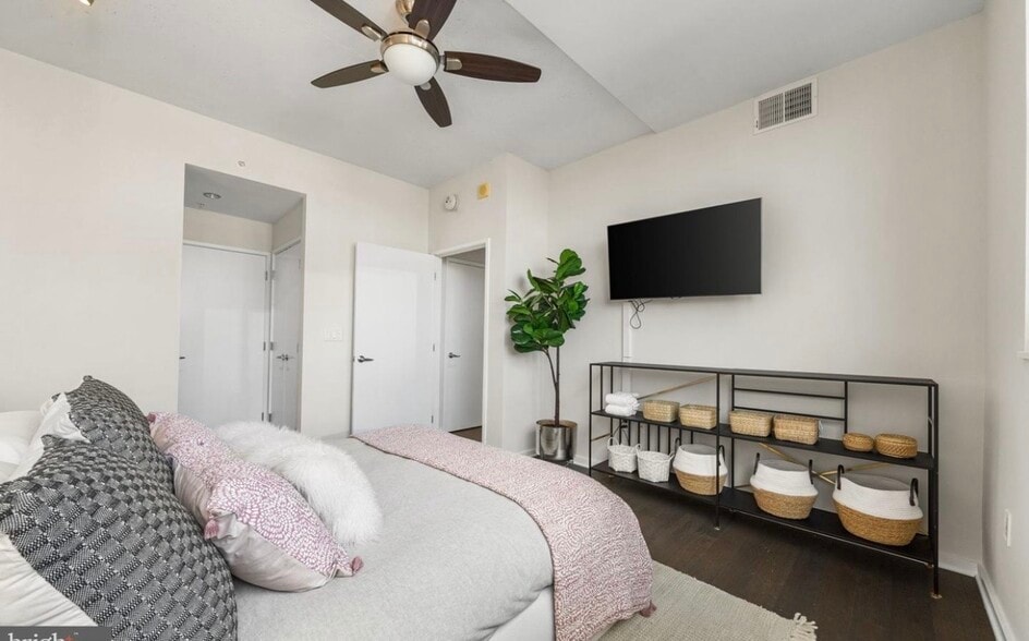 Building Photo - 3409 Wilson Blvd