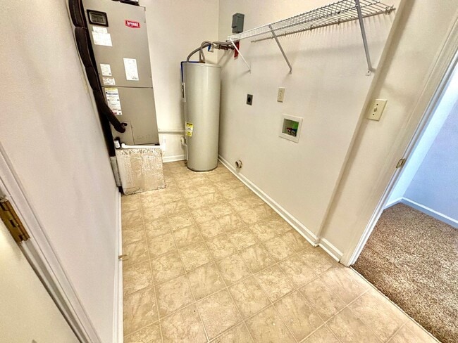 Building Photo - 3 Bedrooms, 2.5 Baths, and a Secret Agent Garage!