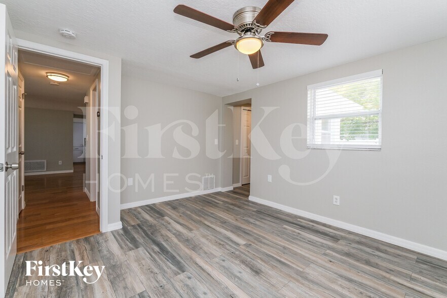 Building Photo - 9115 St Regis Ln