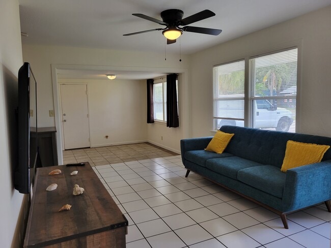 Building Photo - 2701 47th Ave N