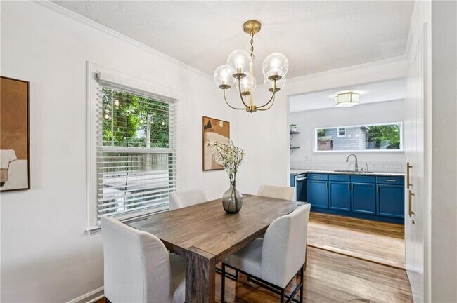 Building Photo - 1136 Gilbert St SE