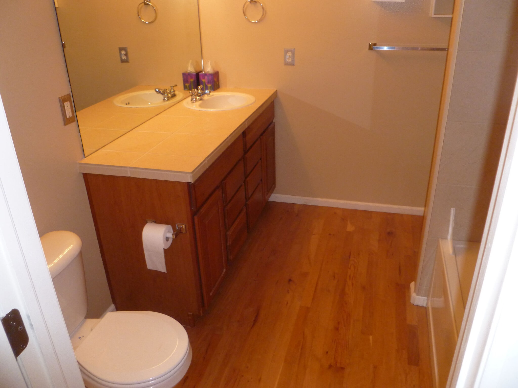 Main Bathroom - 3009 Rock Creek Dr