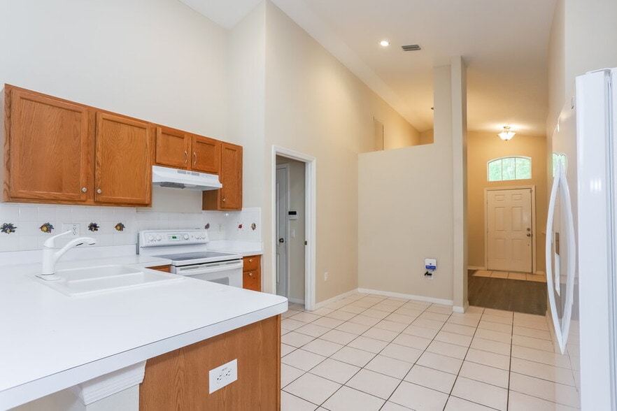 Building Photo - 733 Somerstone Dr